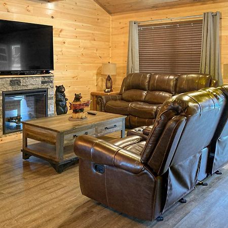 The Lazy Bear Villa Pigeon Forge Esterno foto