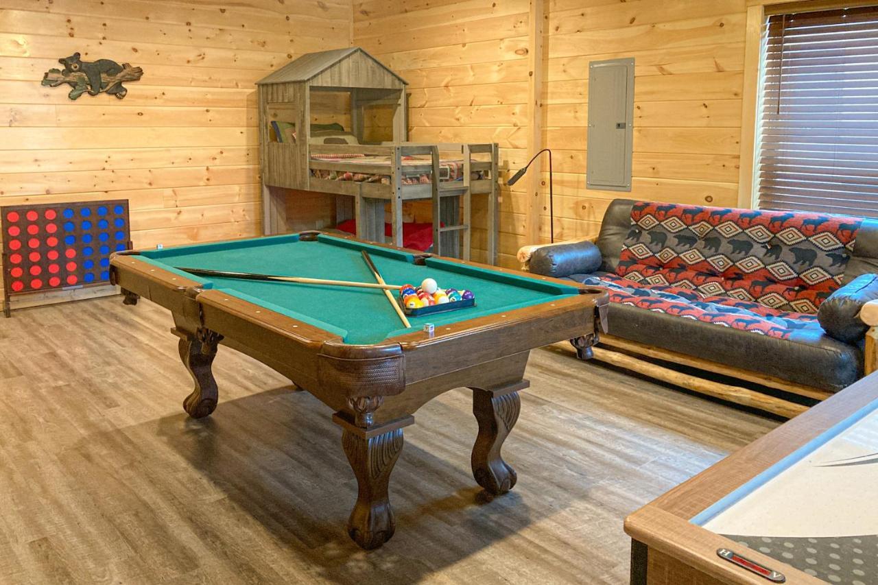 The Lazy Bear Villa Pigeon Forge Esterno foto
