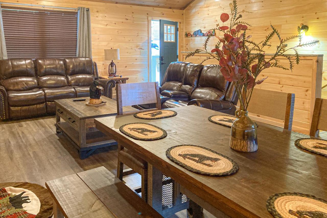 The Lazy Bear Villa Pigeon Forge Esterno foto