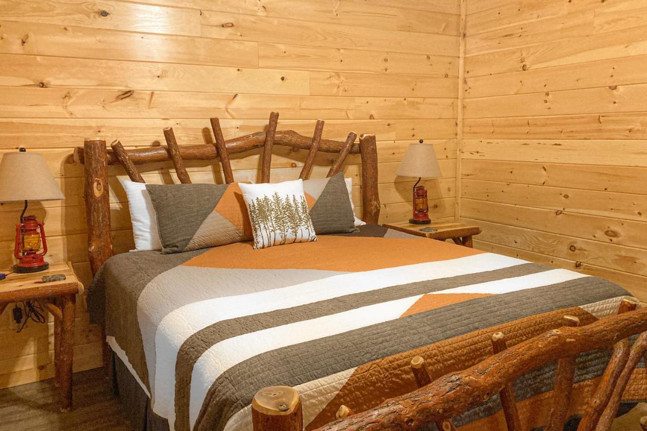 The Lazy Bear Villa Pigeon Forge Esterno foto