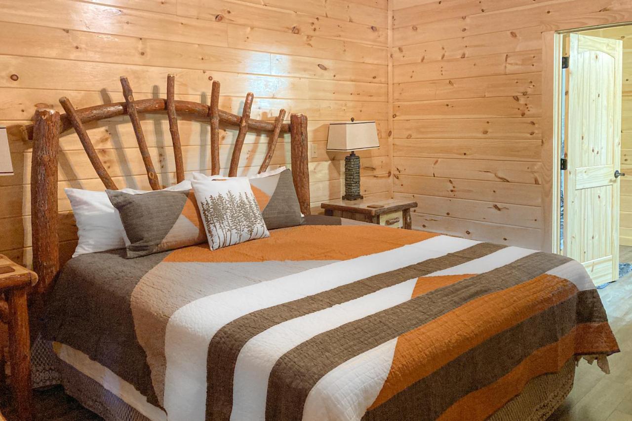 The Lazy Bear Villa Pigeon Forge Esterno foto