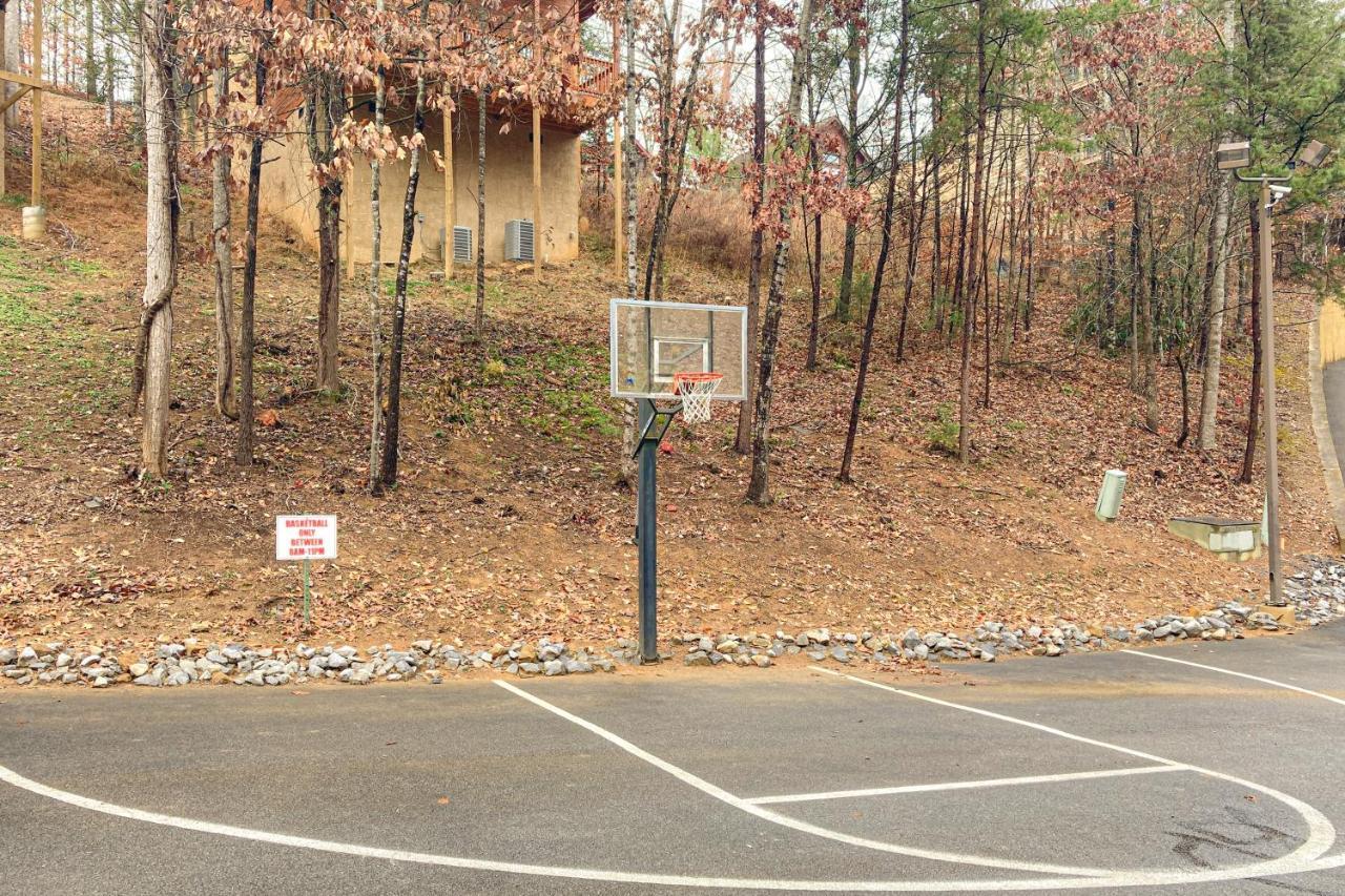 The Lazy Bear Villa Pigeon Forge Esterno foto